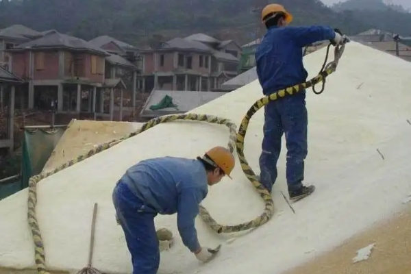 聚氨酯屋顶喷涂